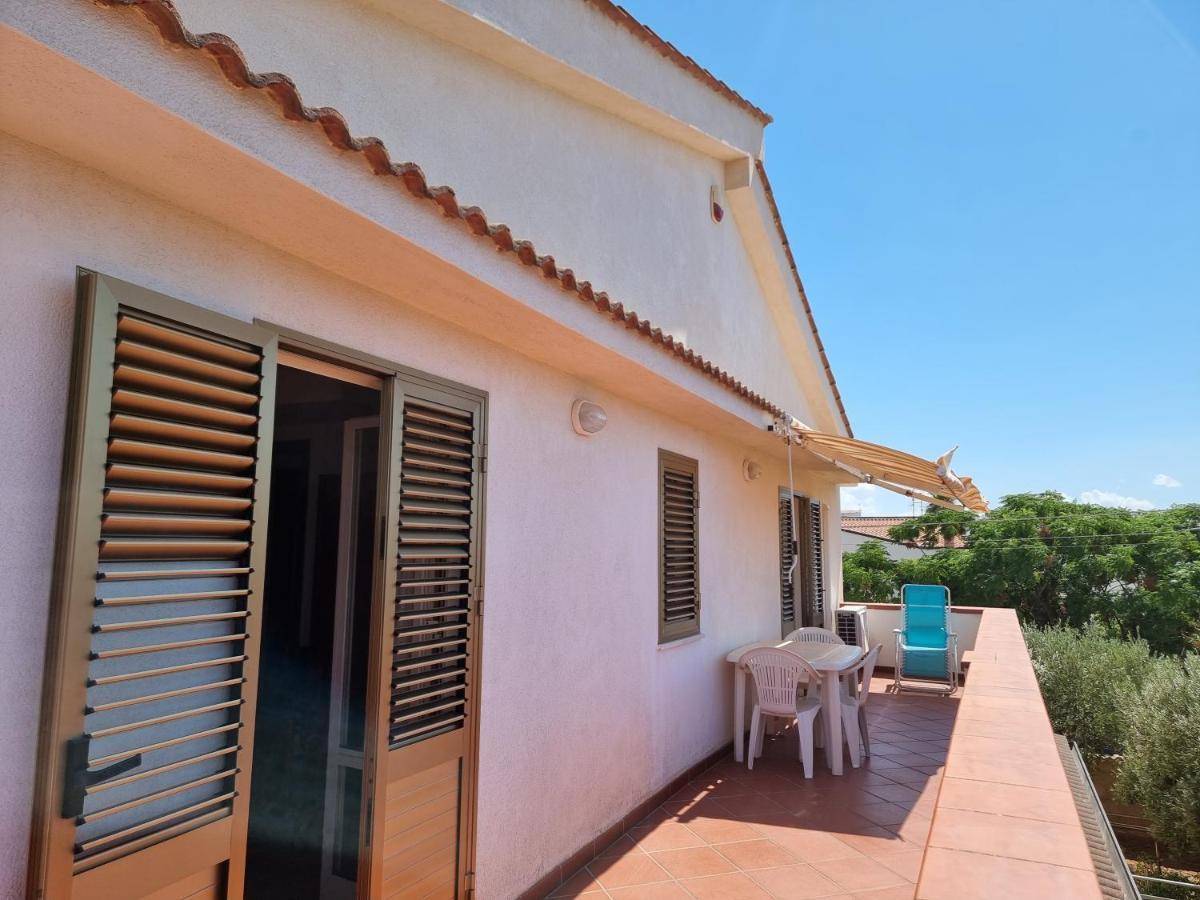 Villa Flora - With Sea View, 2 Minutes Walk To Beach Trappeto  Buitenkant foto